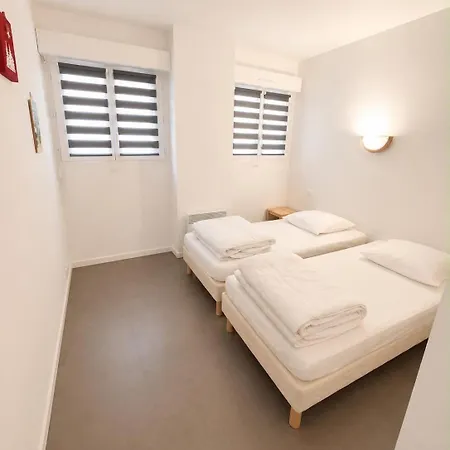 Centre Grand T2 Entierement Renove